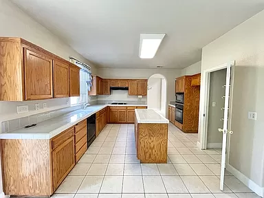 Brand New 1 Bedroom Apartment In First Class Location