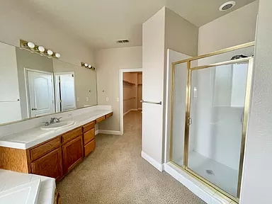 Brand New 1 Bedroom Apartment In First Class Location