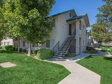Walnut Park Apartment