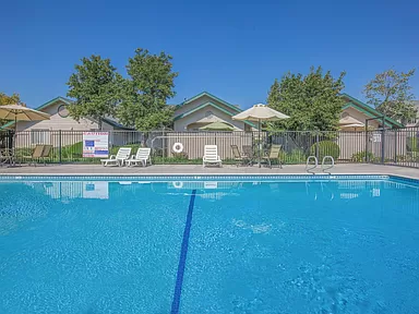 Walnut Park Apartment