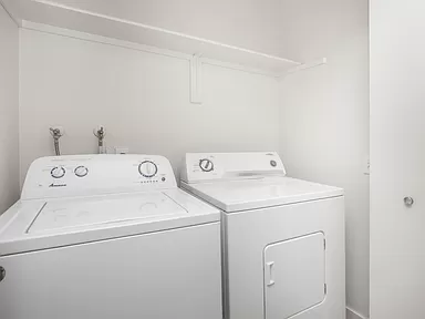 Walnut Park Apartment
