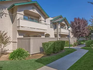 Walnut Park Apartment